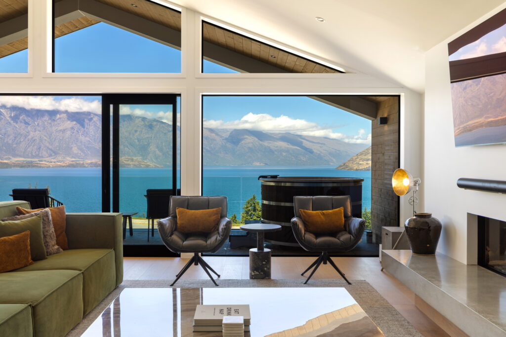 Luxury lake view hot tub